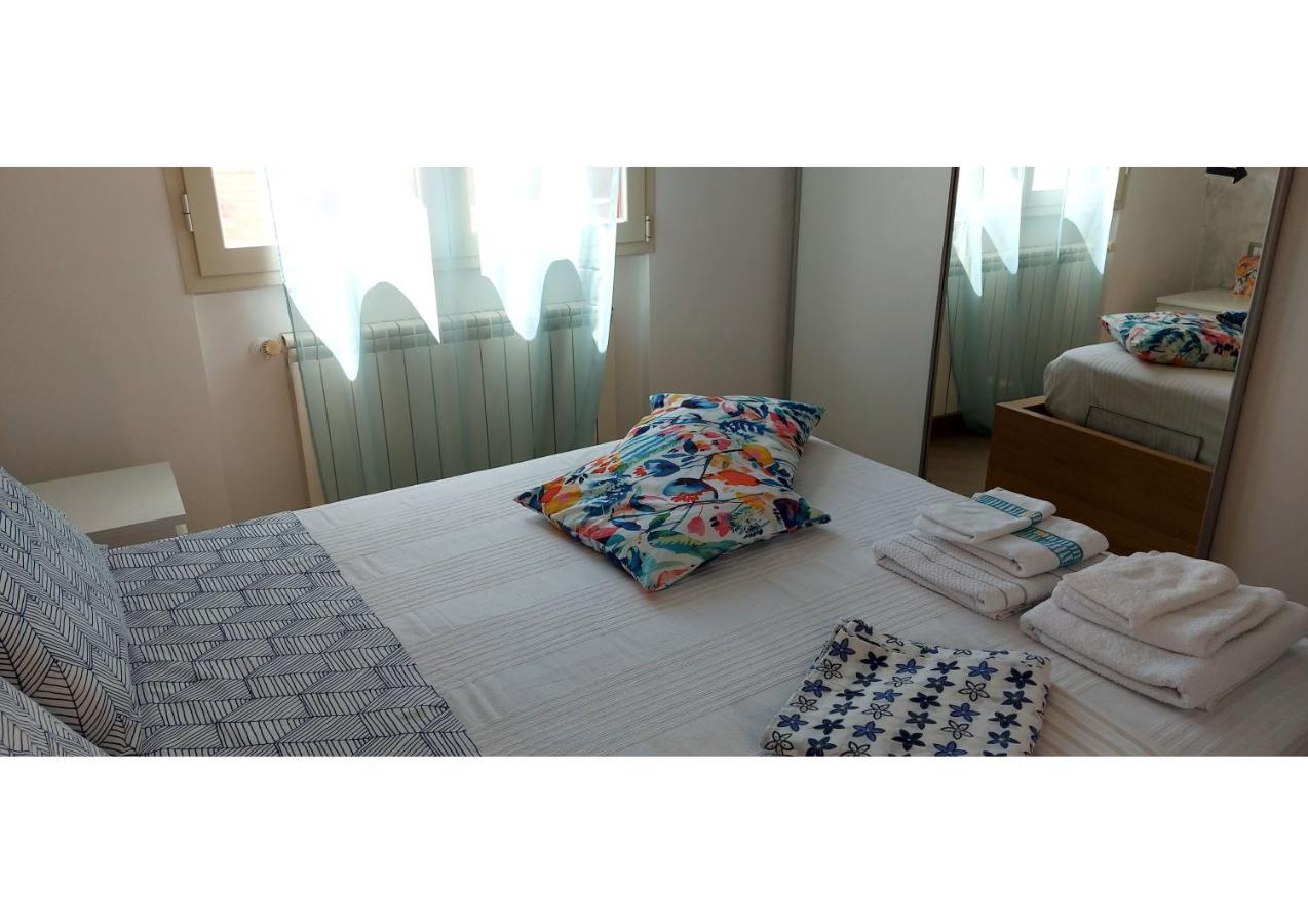 Apartamento Attico Con Terrazzo Roma Exterior foto