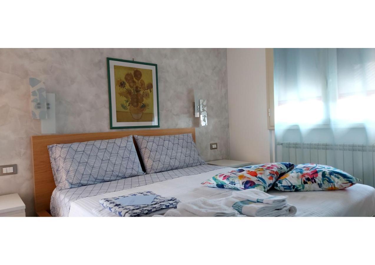 Apartamento Attico Con Terrazzo Roma Exterior foto